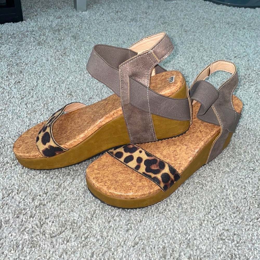 Grey/Cheetah Wedges